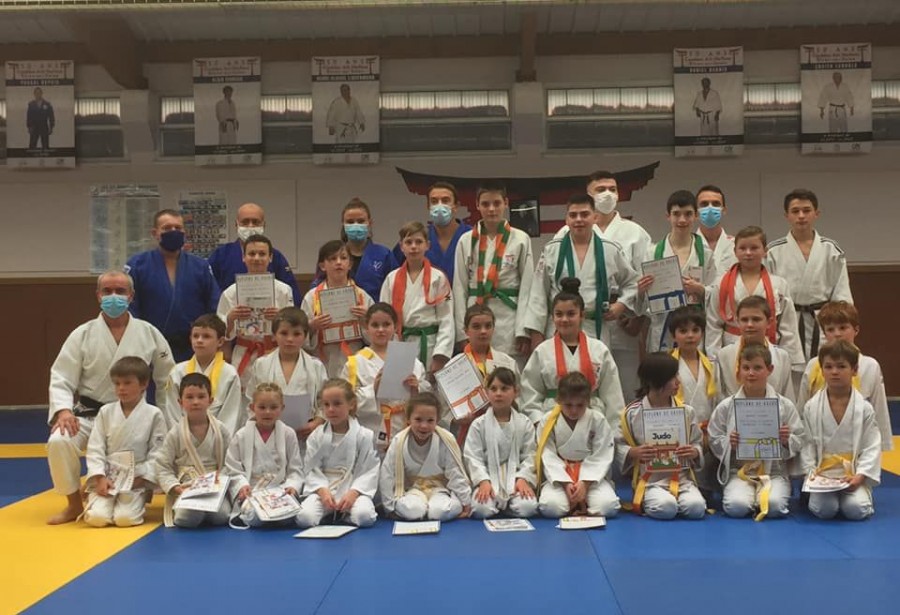 Remise des ceintures pour les jeunes judokas du CAM !